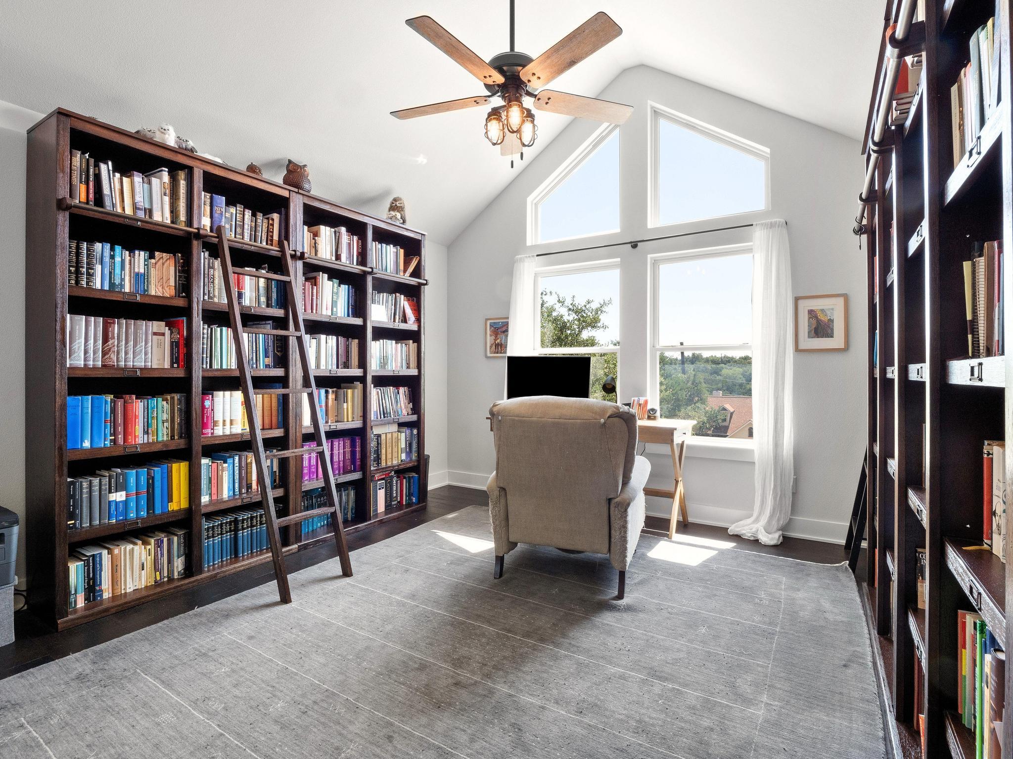 10103 Twin Lake LOOP