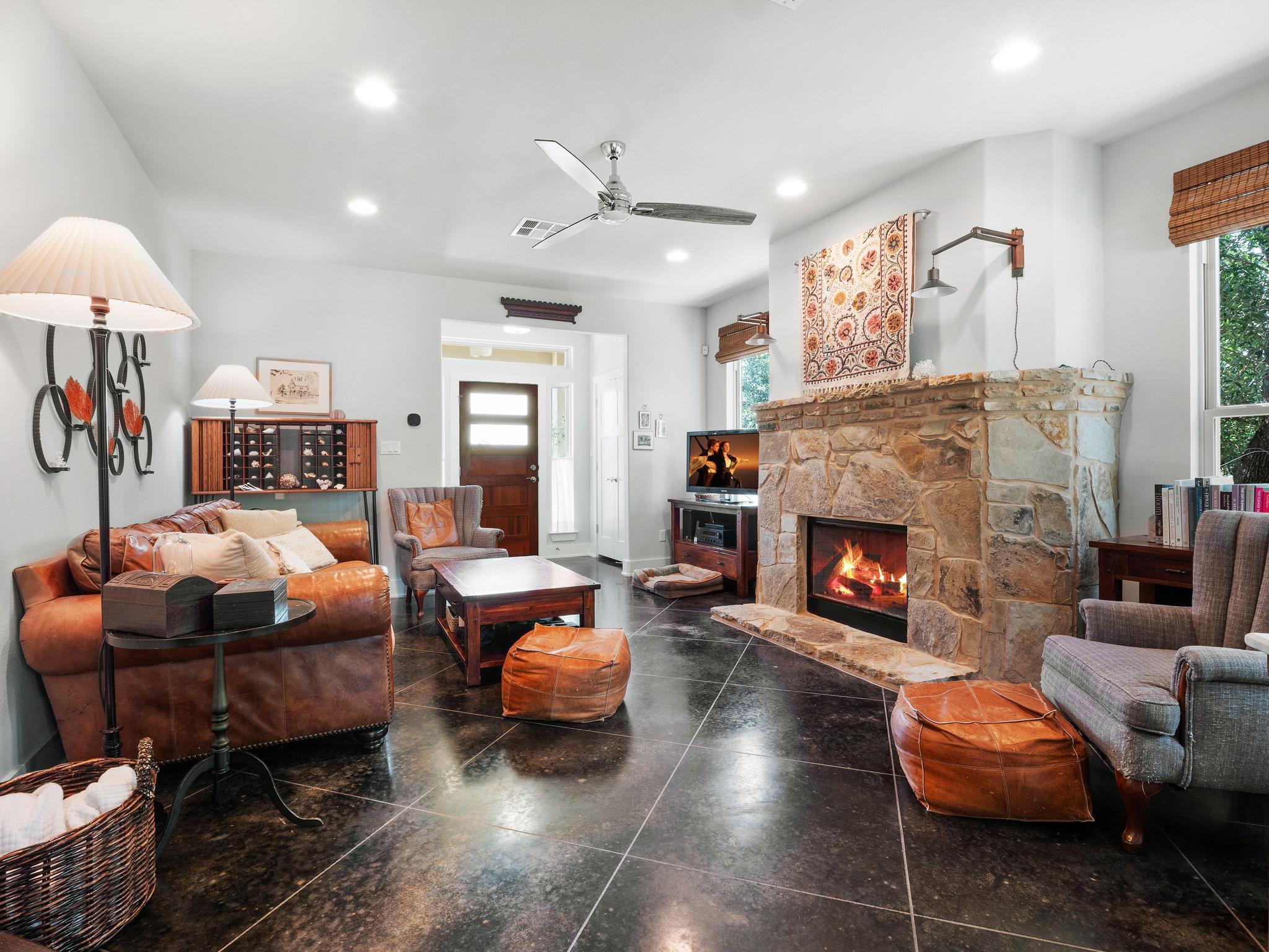 10103 Twin Lake LOOP