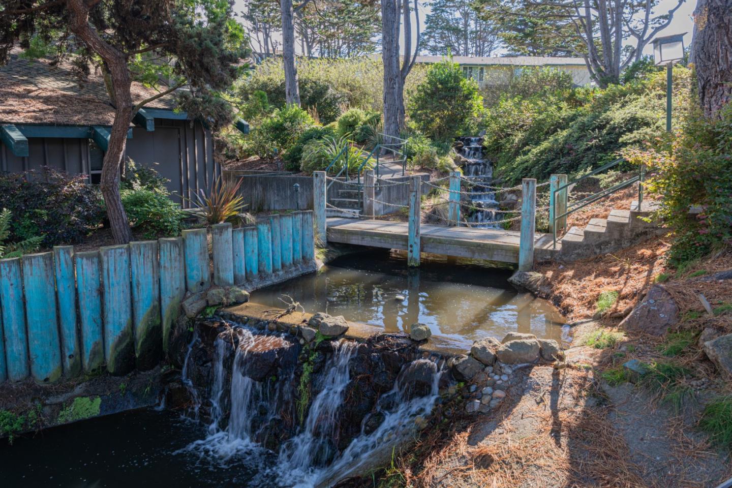 373 Half Moon LN 206