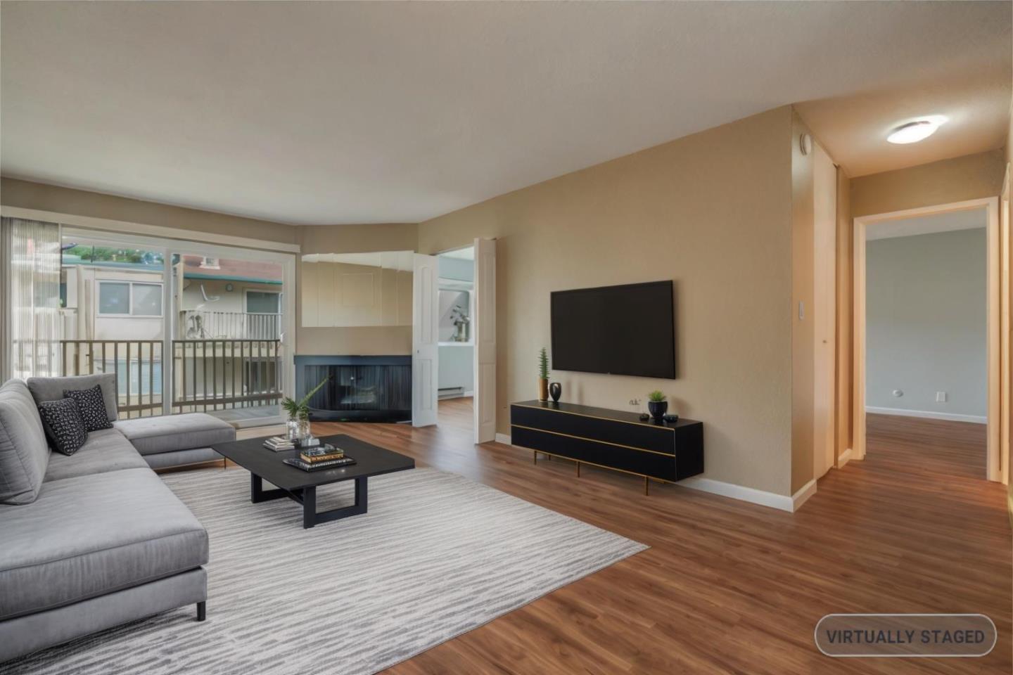 373 Half Moon LN 206