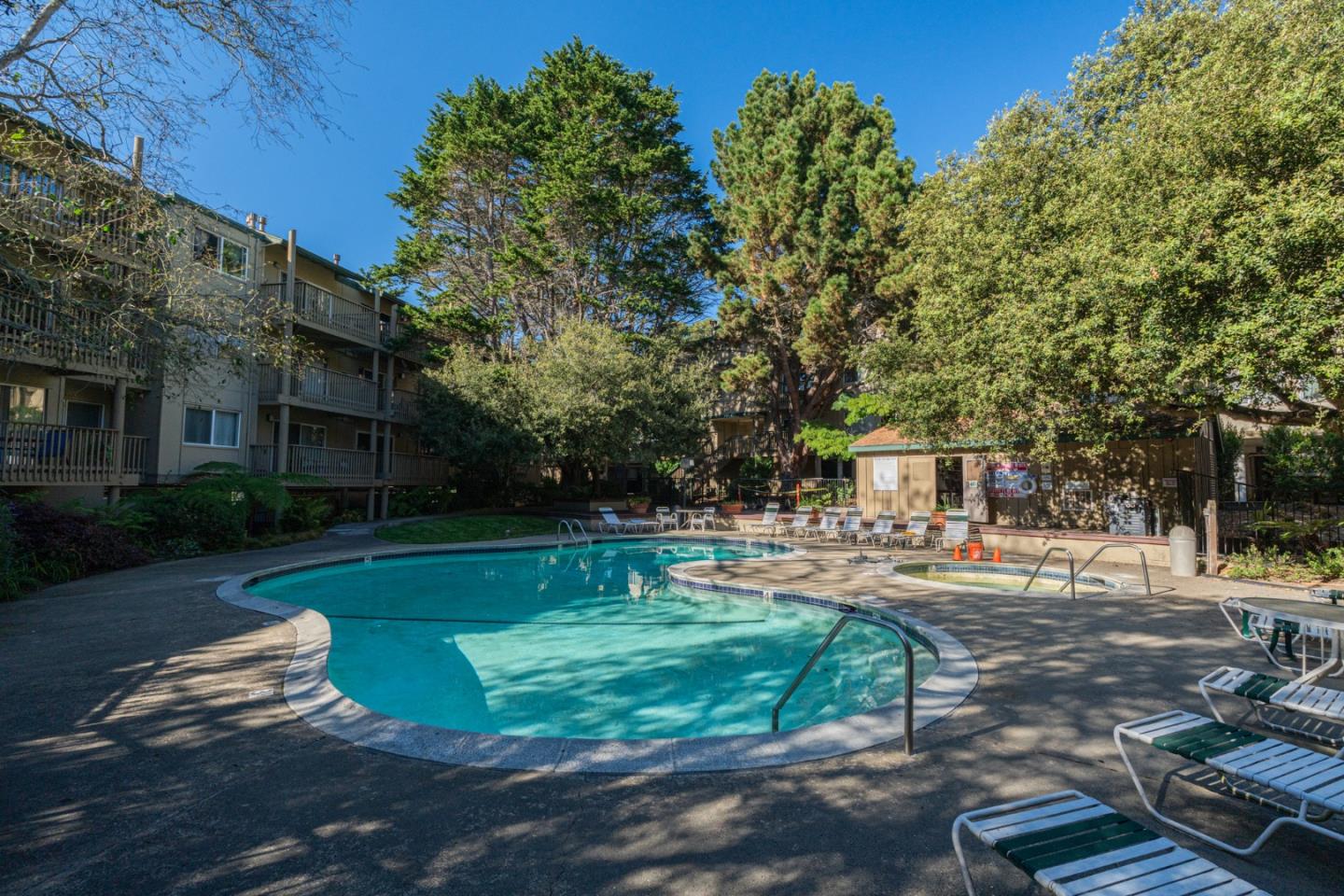 373 Half Moon LN 206