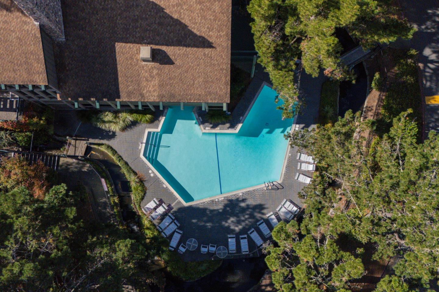 373 Half Moon LN 206