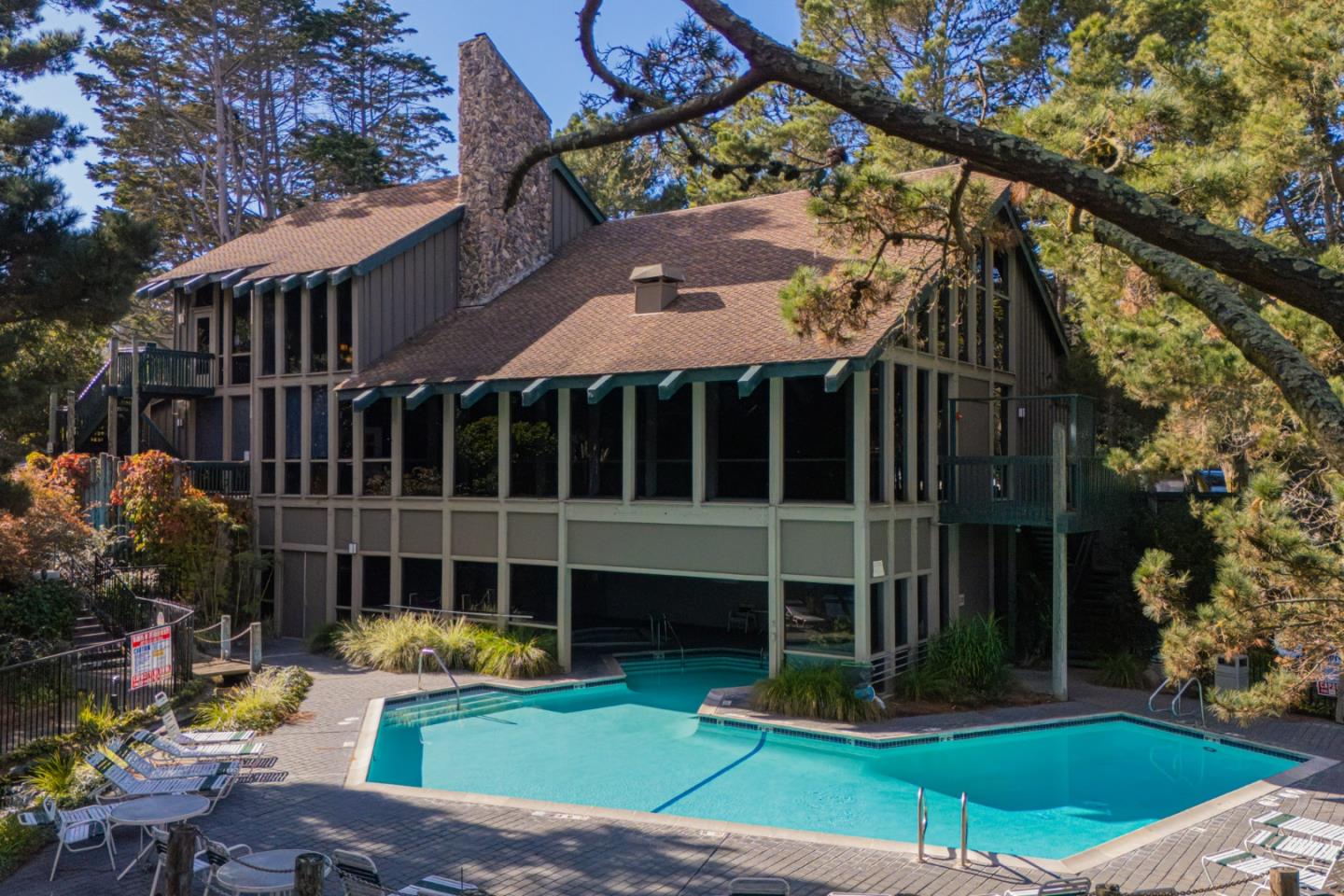 373 Half Moon LN 206