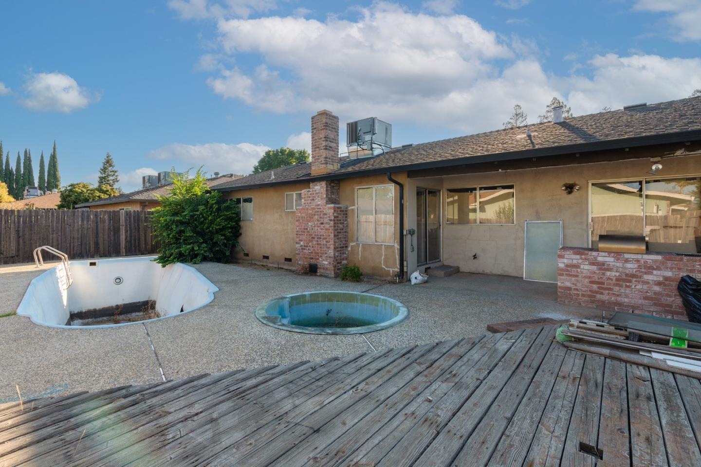 8423 Don AVE