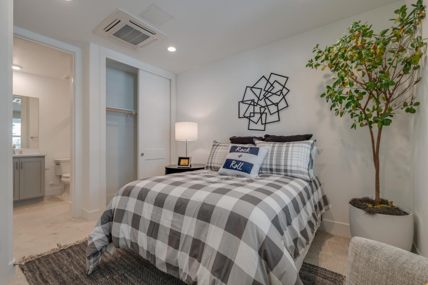 1423 Venice TER
