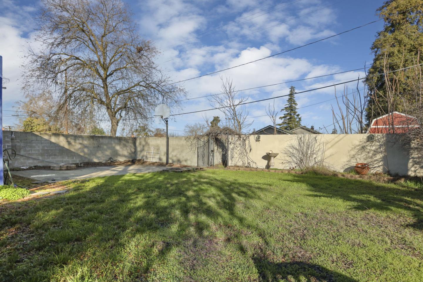 1349 Valencia AVE