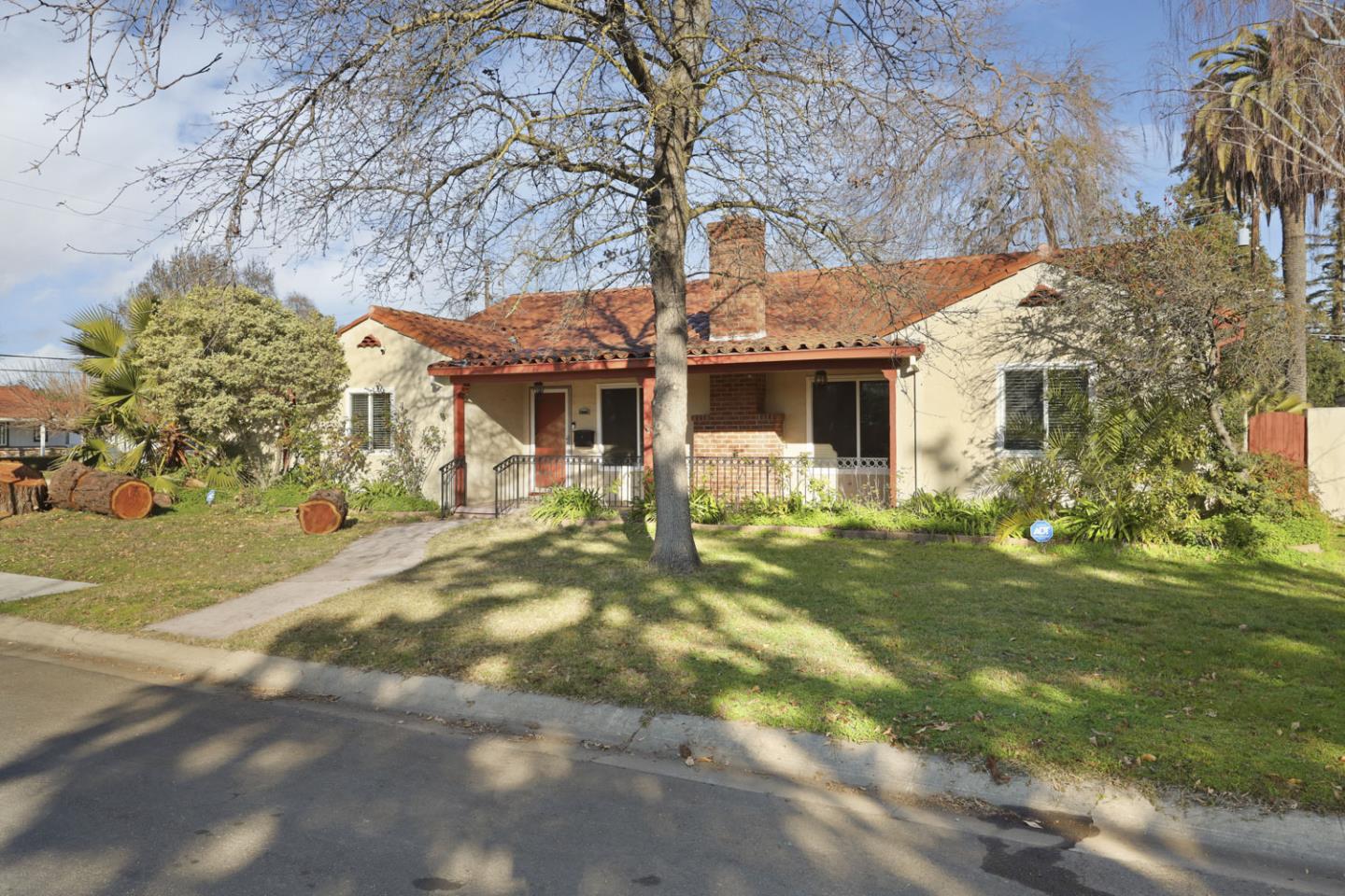1349 Valencia AVE