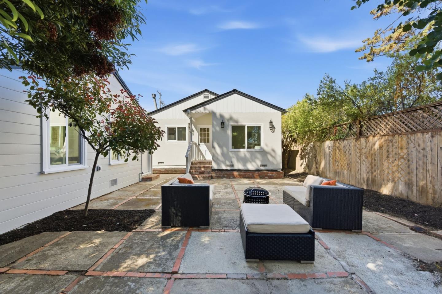 3035 Flores Street