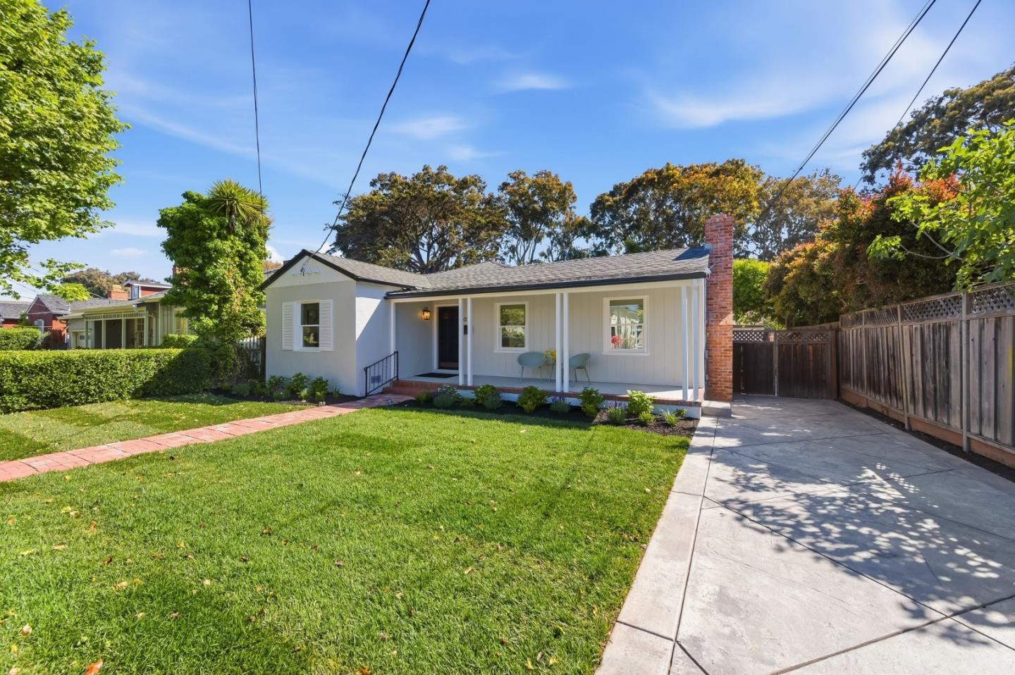 3035 Flores Street