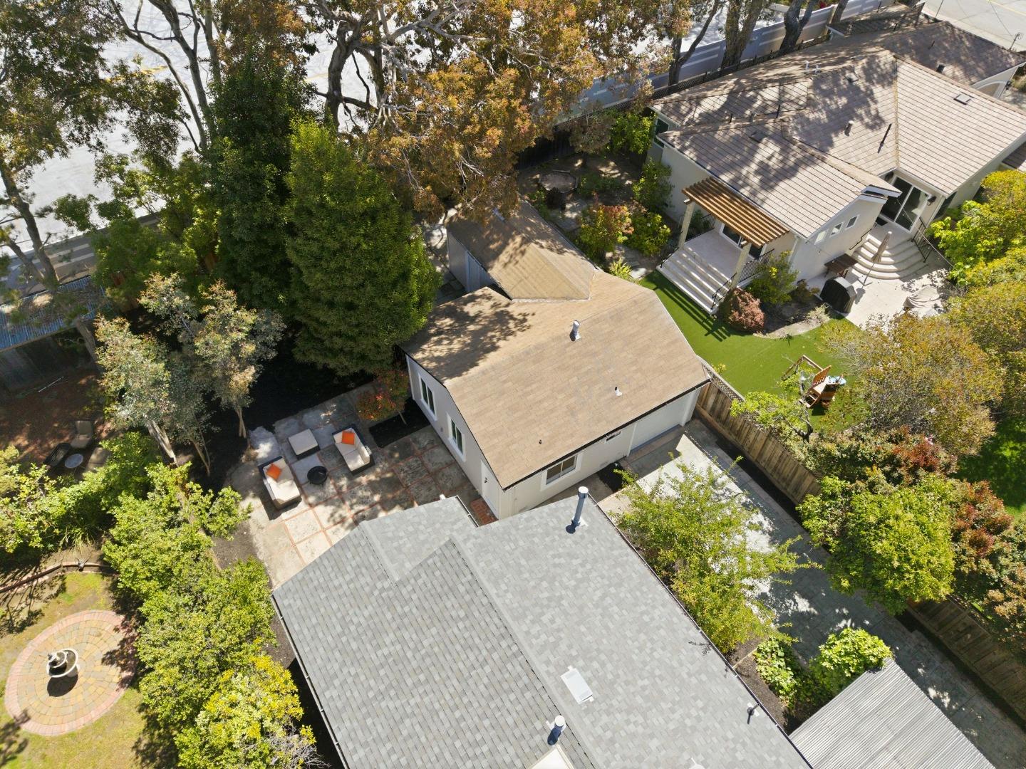 3035 Flores Street