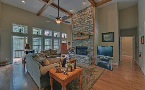 650 Red Oak Trail