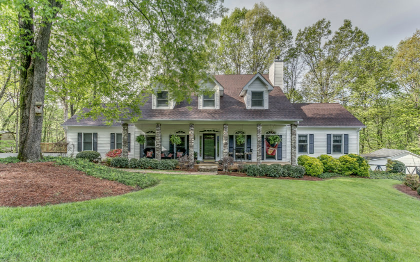 103 White Oak Drive