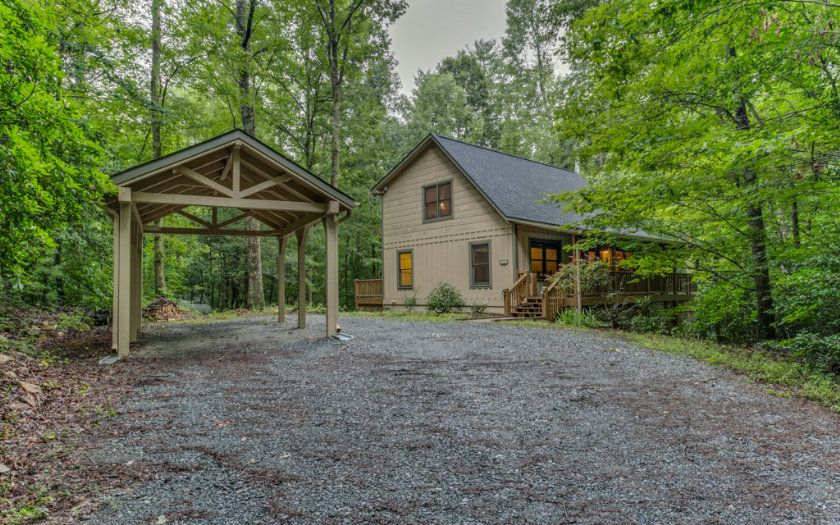 994 Dover Falls Trail