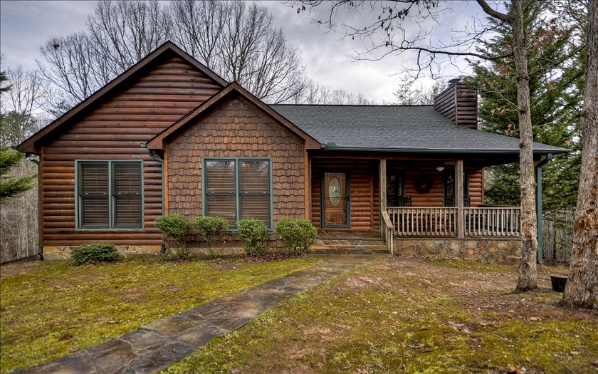 901 W Hidden Valley Lake Drive