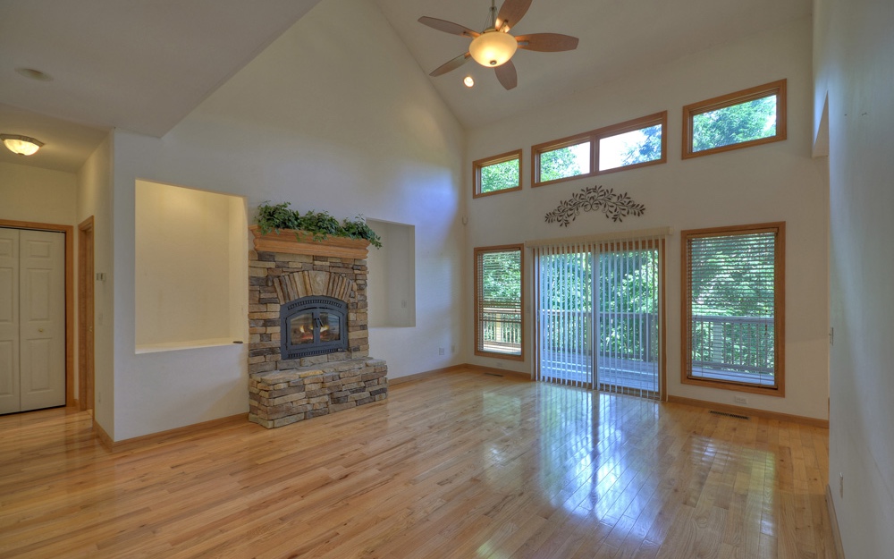 709 Pocaset Drive