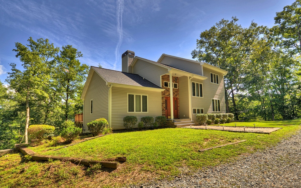 709 Pocaset Drive