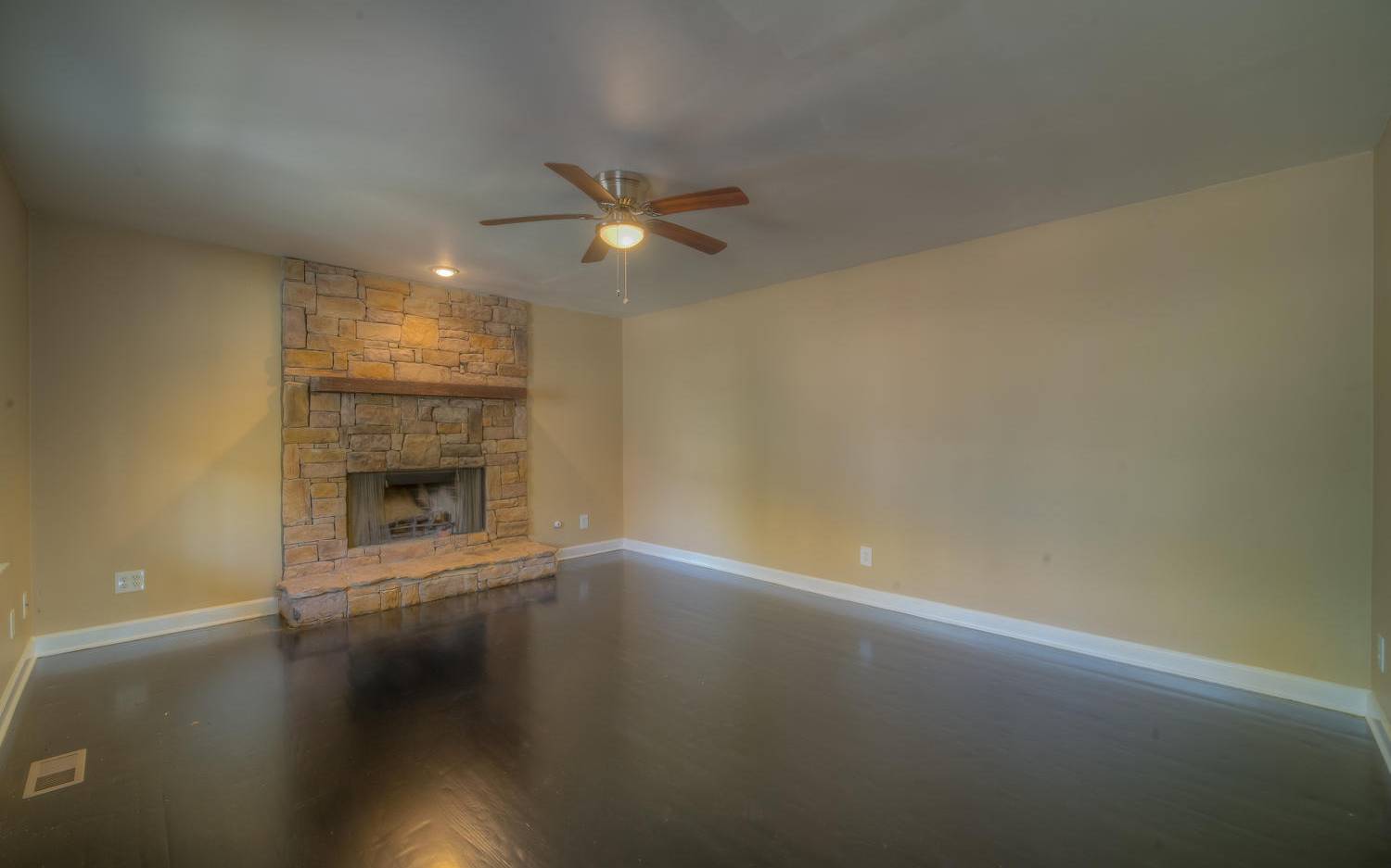 2523 Tamarack Drive