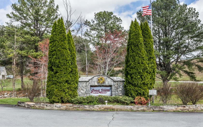 3+AC Goose Island Hide Aw