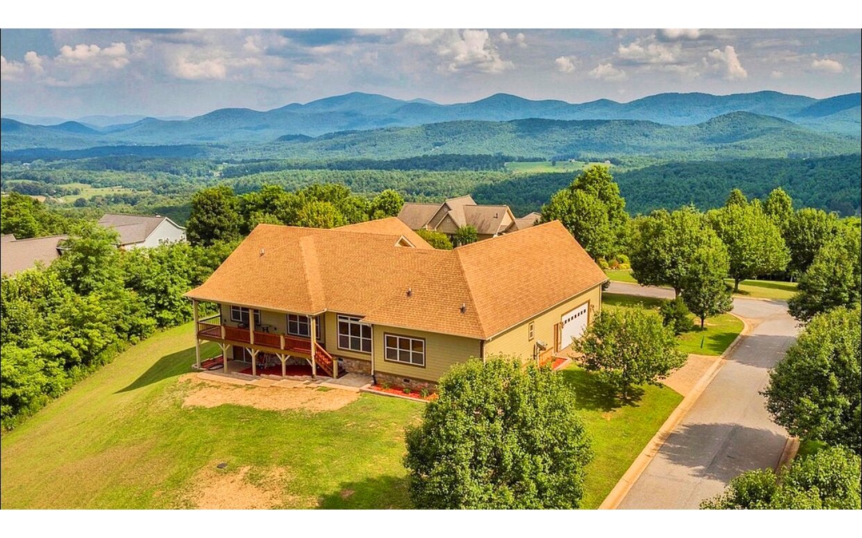594 Summit Trce
