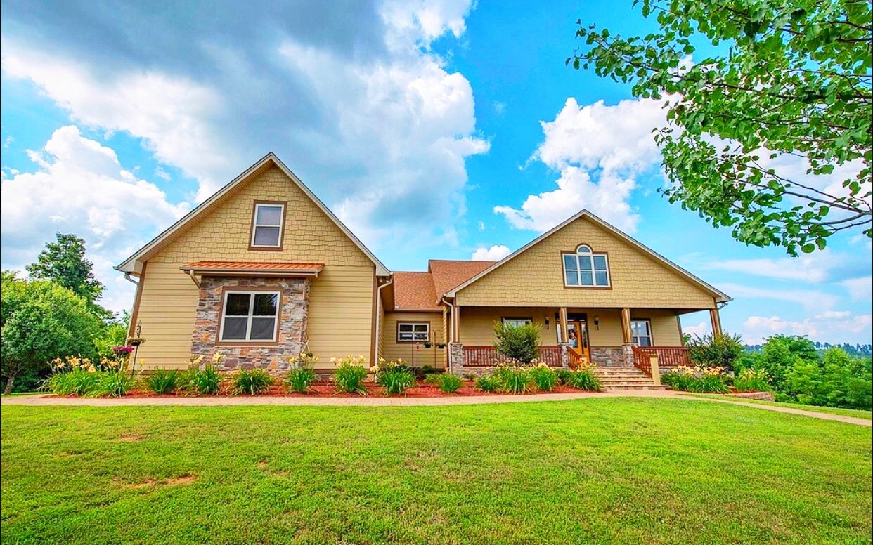 594 Summit Trce