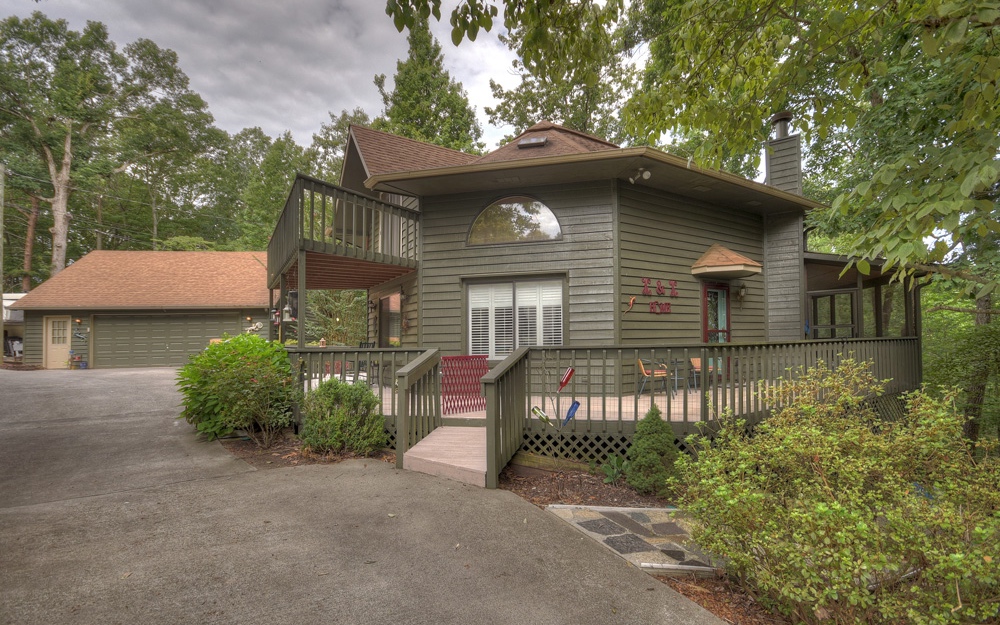 154 North Pine Drive