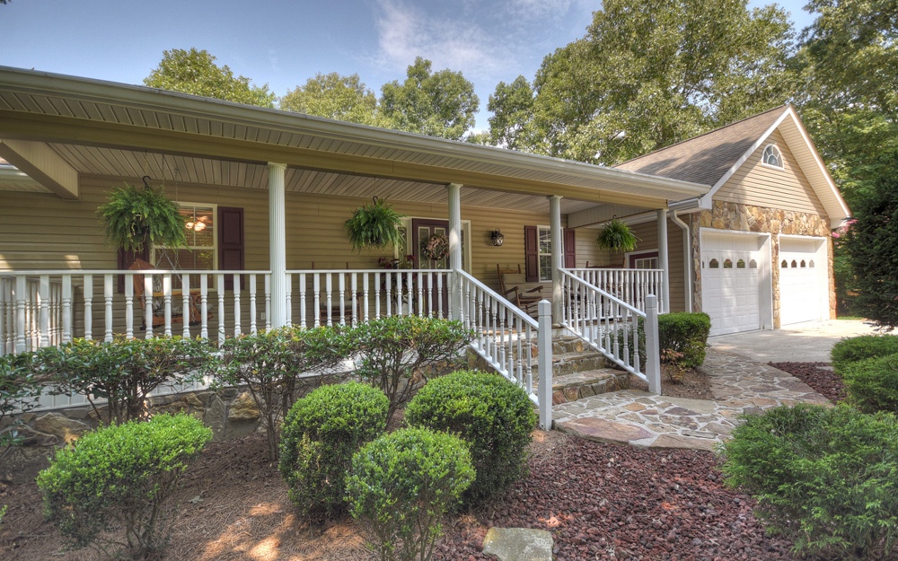 161 W D Court