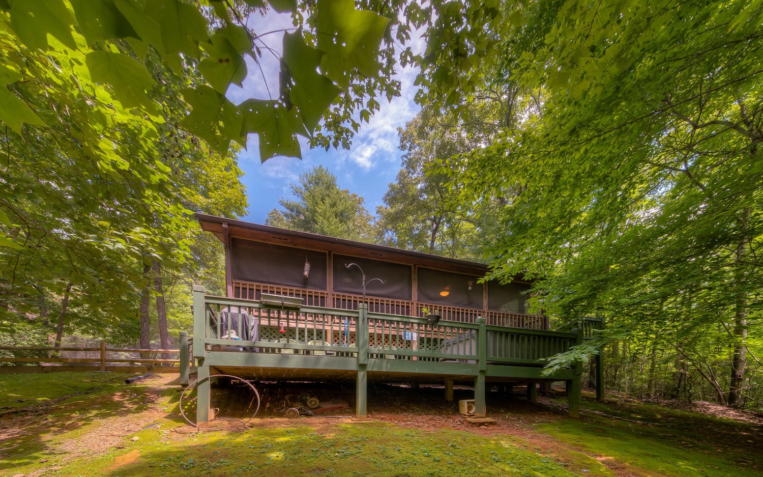557 Mangums Trail