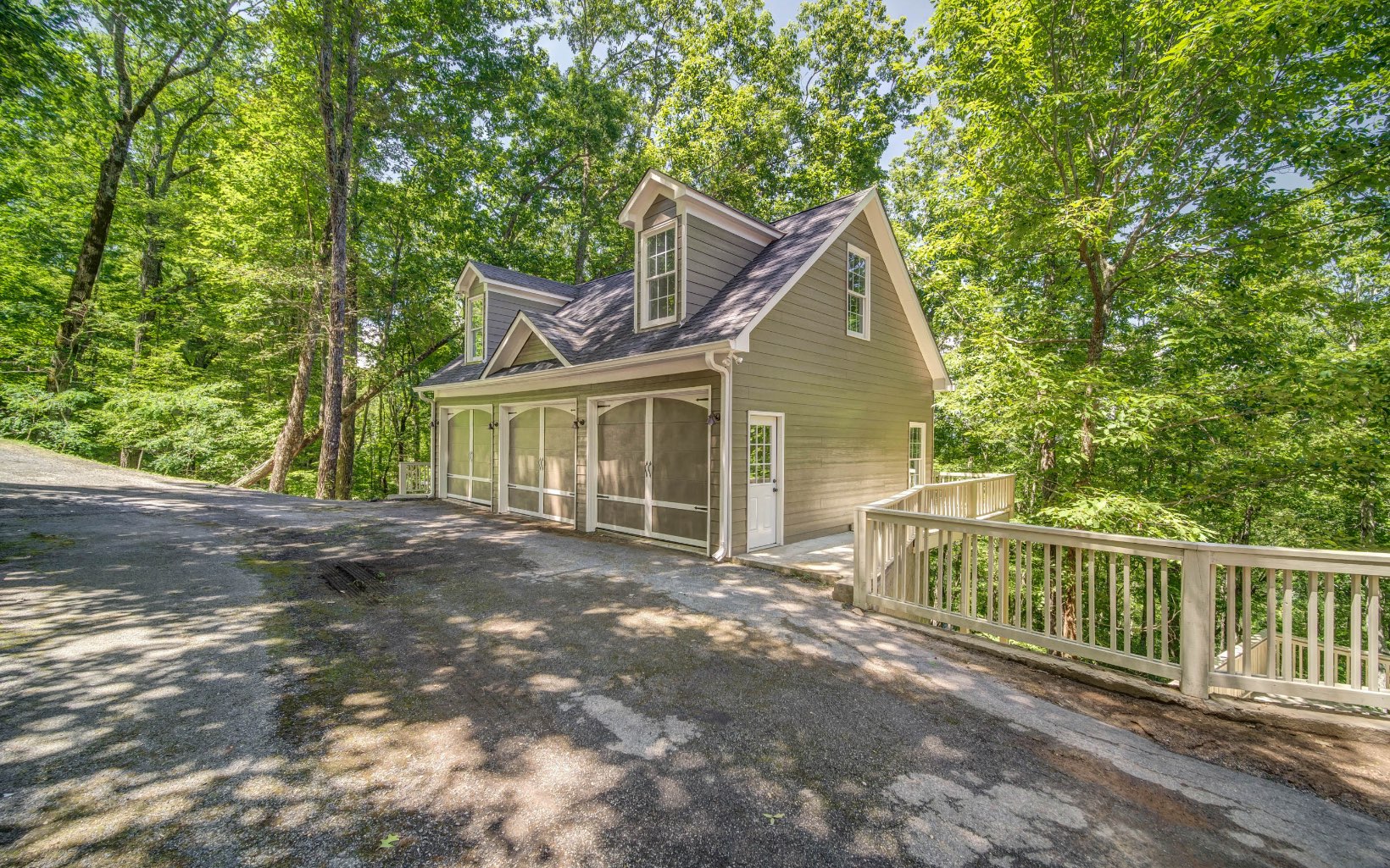 15 Southlake Drive