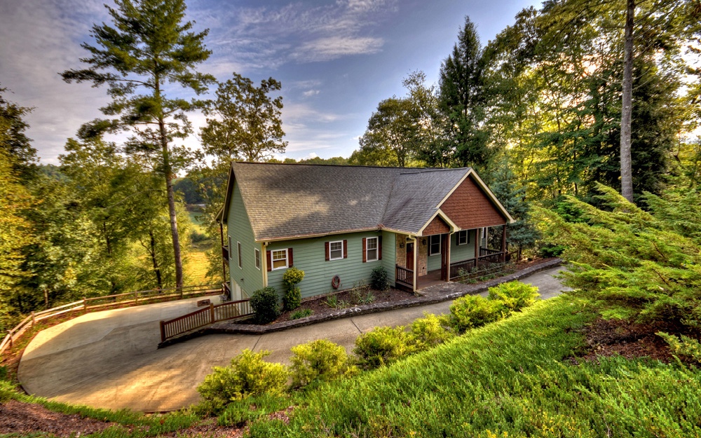 755 Pocaset Drive