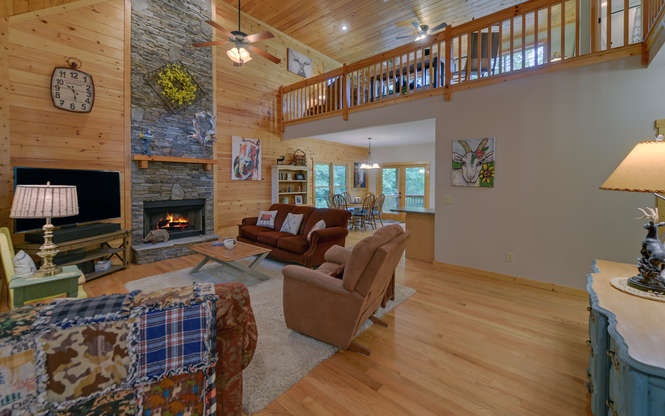 941 Centergate Drive