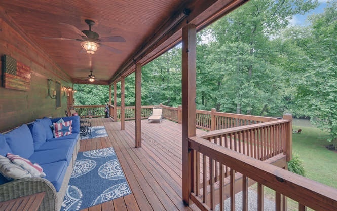 941 Centergate Drive