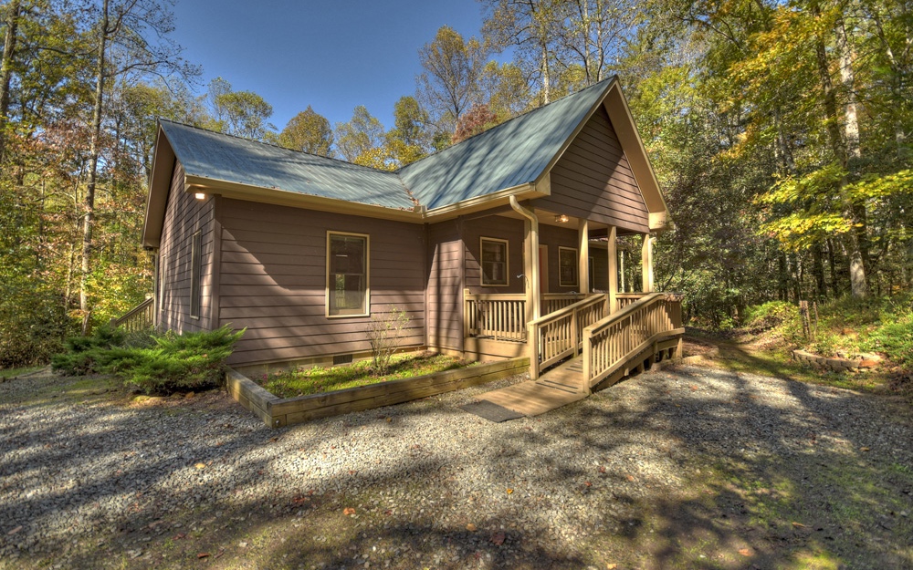 1050 Dover Falls Trail