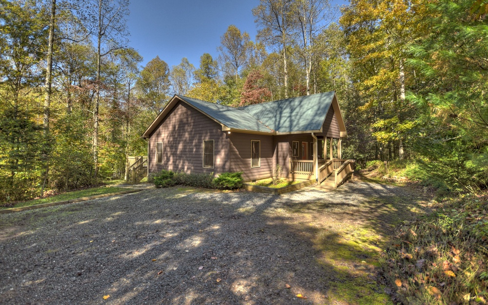 1050 Dover Falls Trail