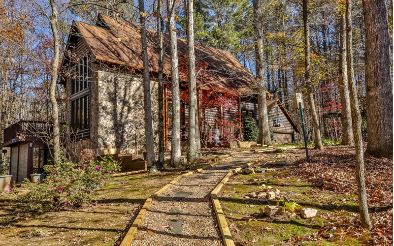104 White Oak Drive