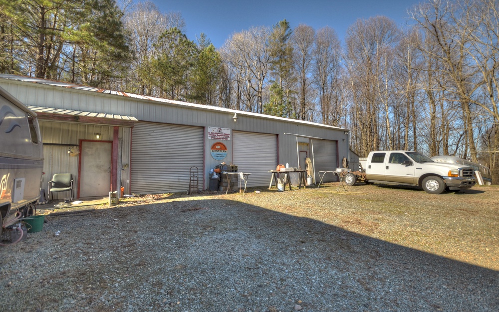 3438 Roy Road