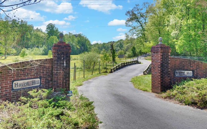 366 Wood Oak Trail