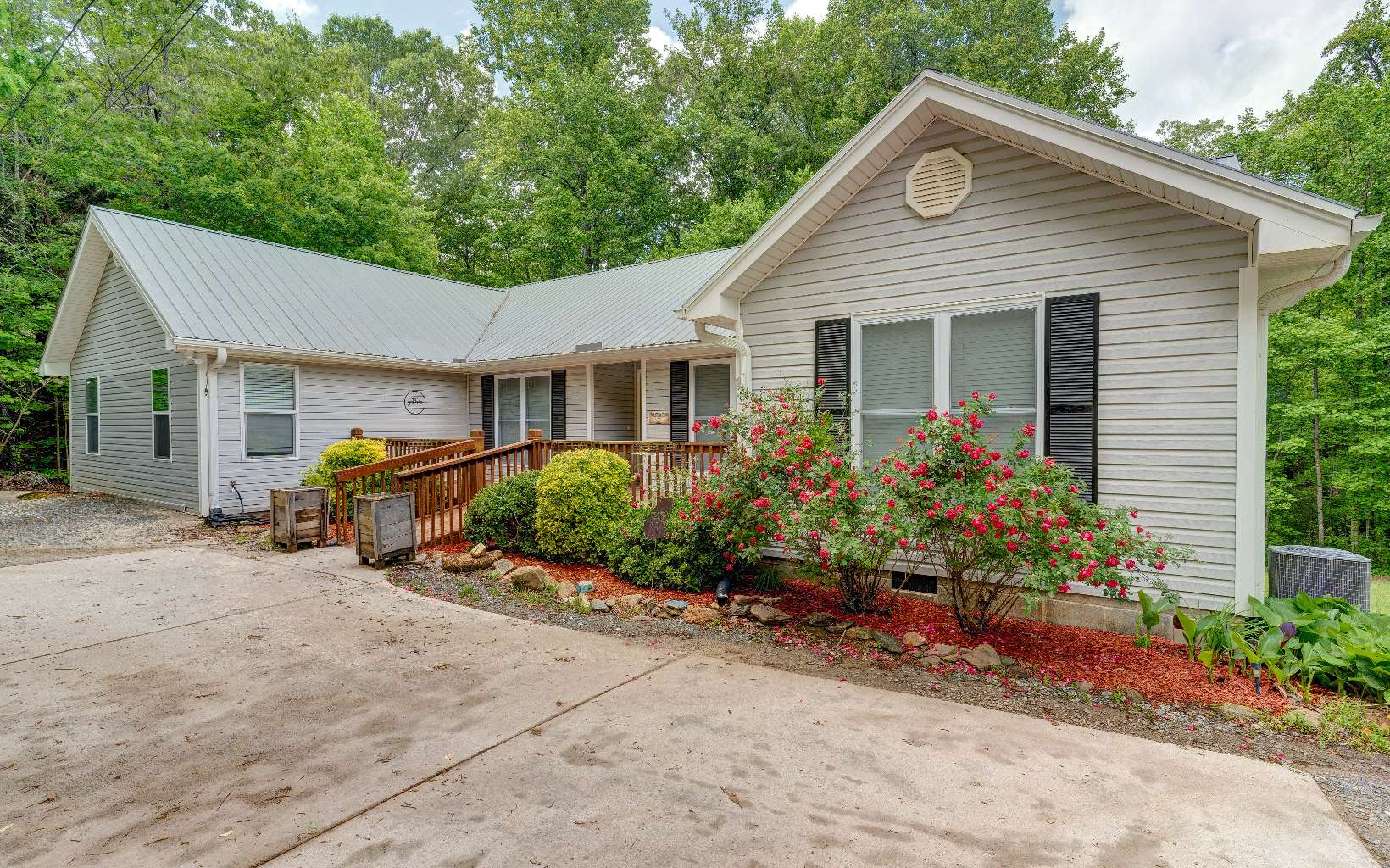 624 Raven Cliff Road