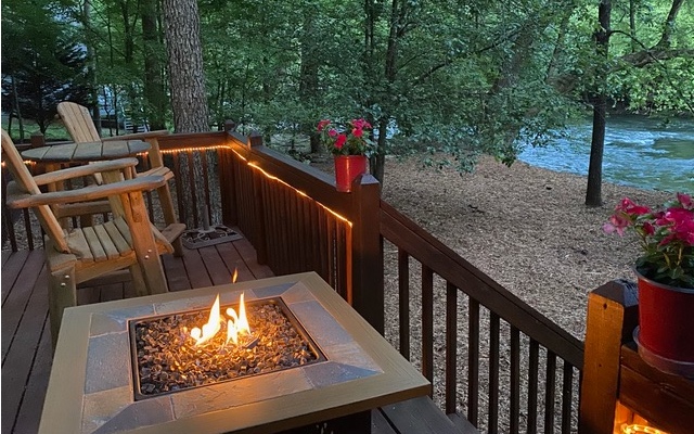 889 Centergate Drive