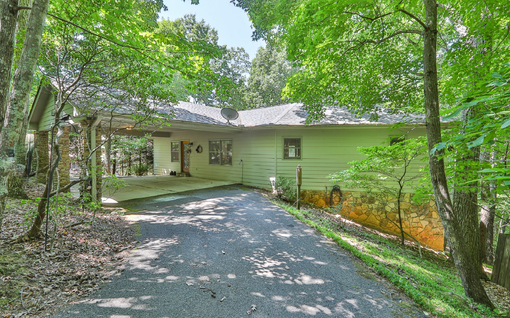 729 Fairway Drive