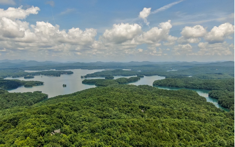 829 Lakeview Drive