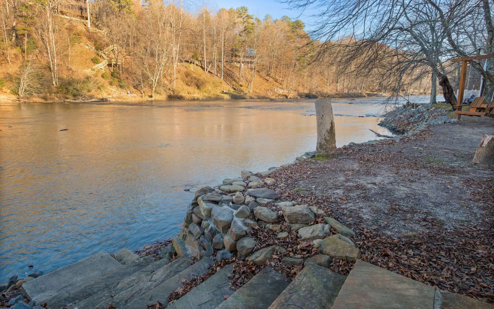 305 Riveredge Lane