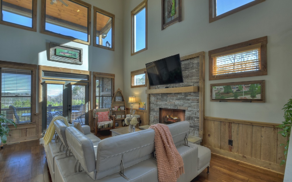 2000 Summit View Drive