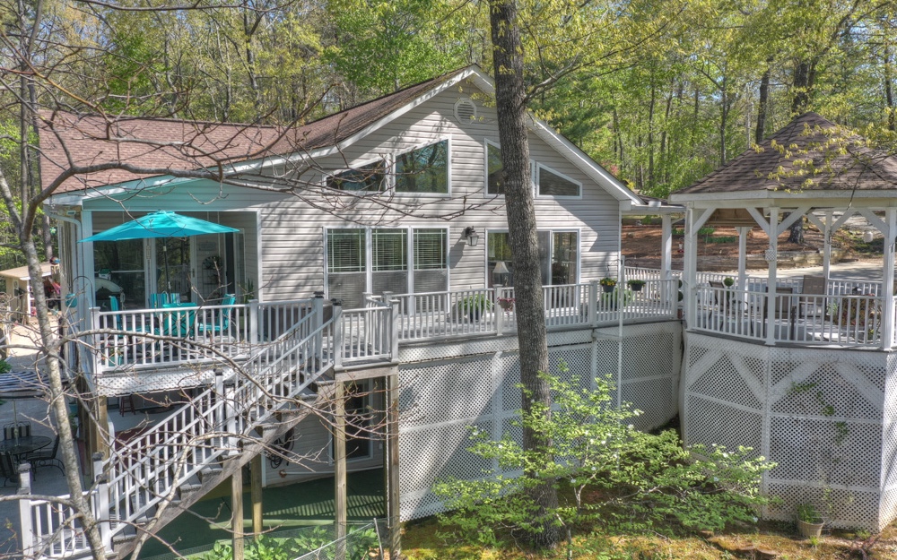 400 Pocaset Drive