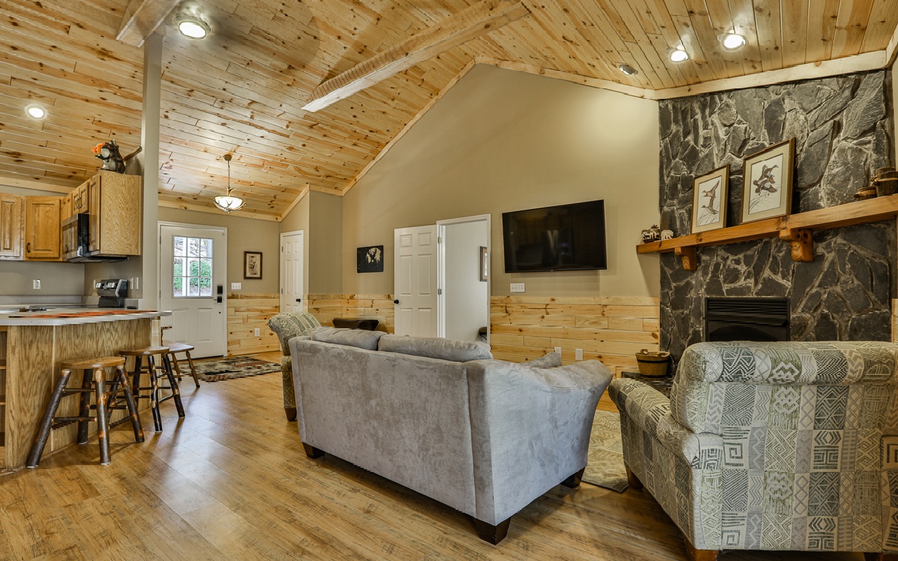 1323 Zenith Trail