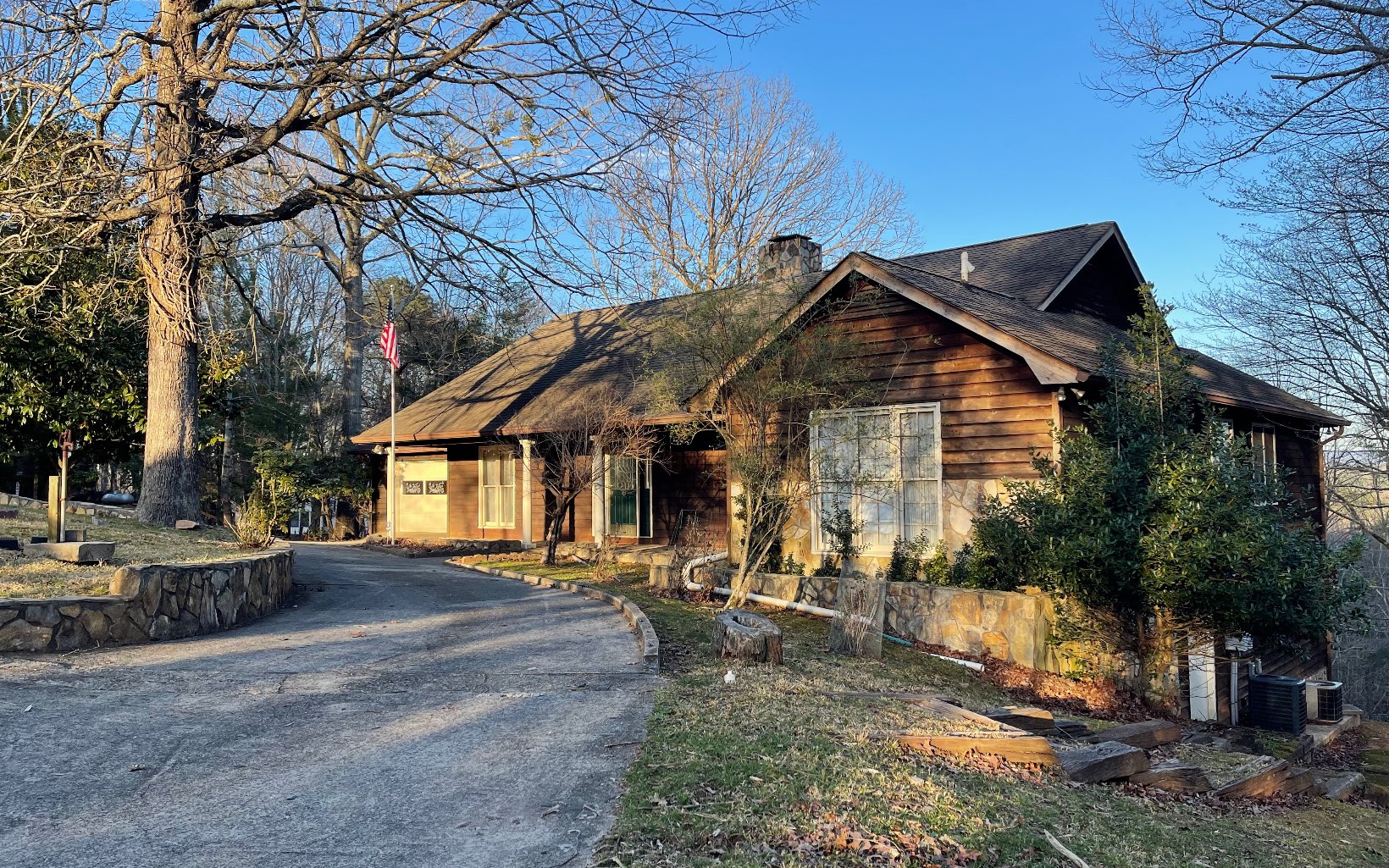 880 Riverview Drive