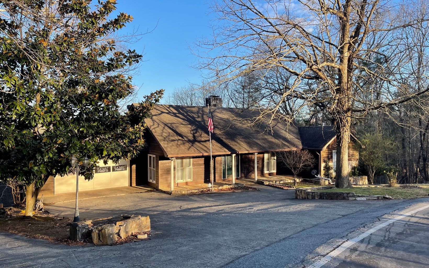 880 Riverview Drive