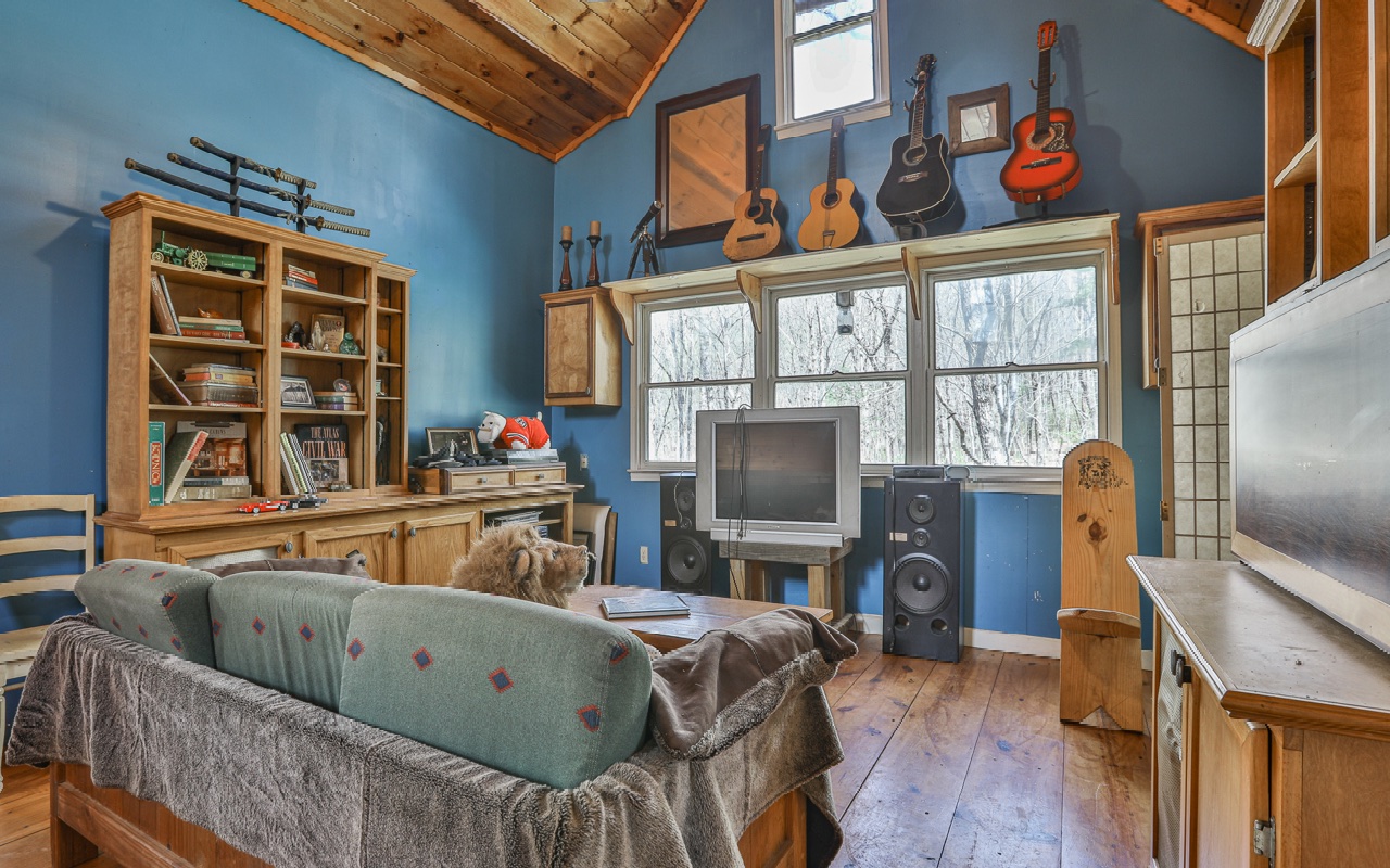 729 Poplar Hollow Road