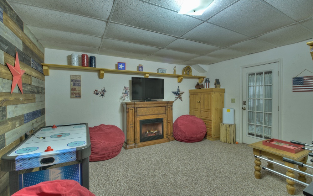 1715 Riverview Drive