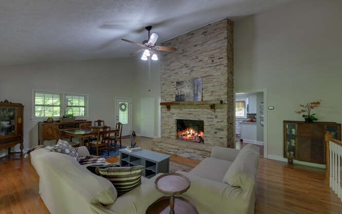 114 Summit Lane