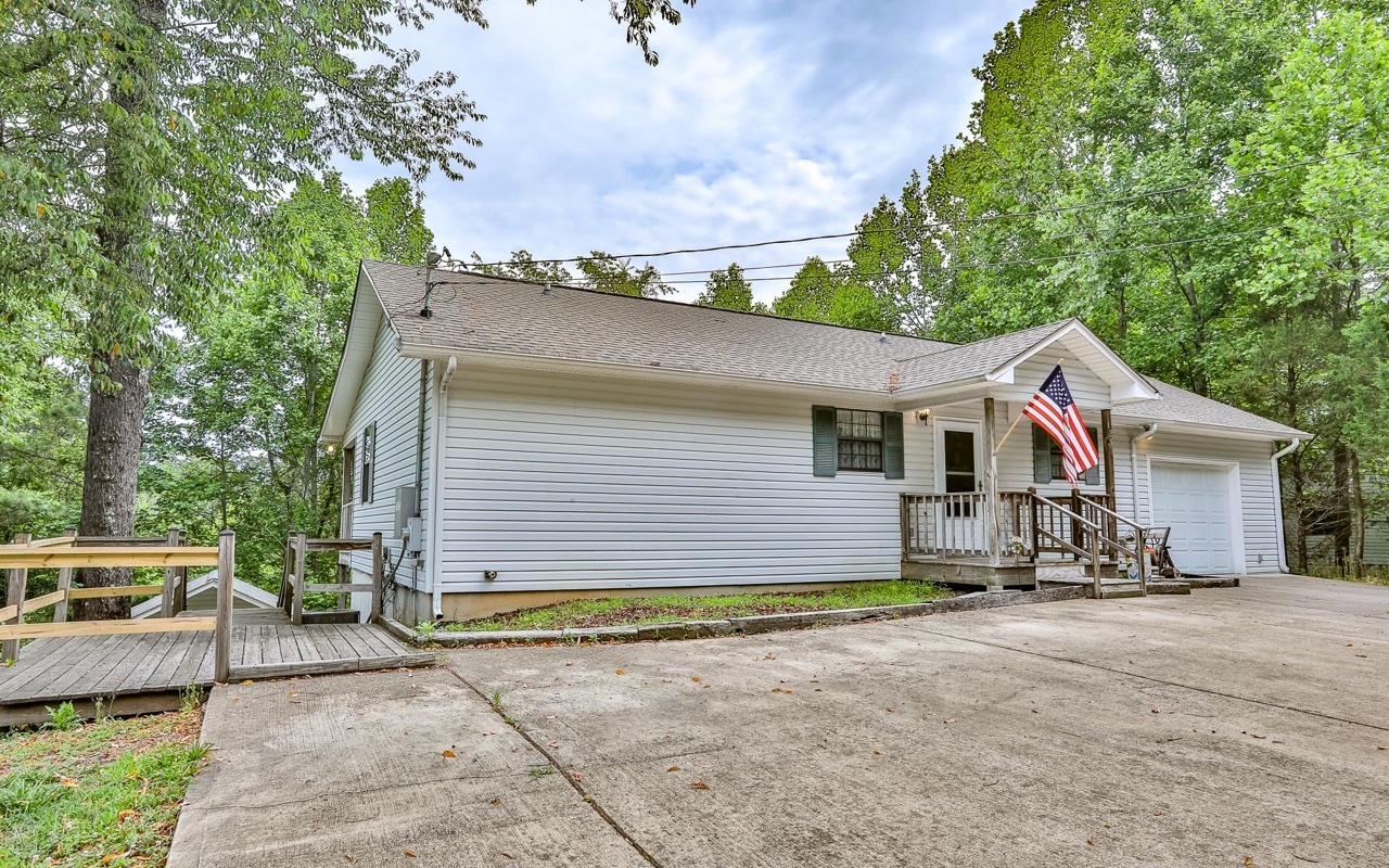 125 Holly Ridge Lane